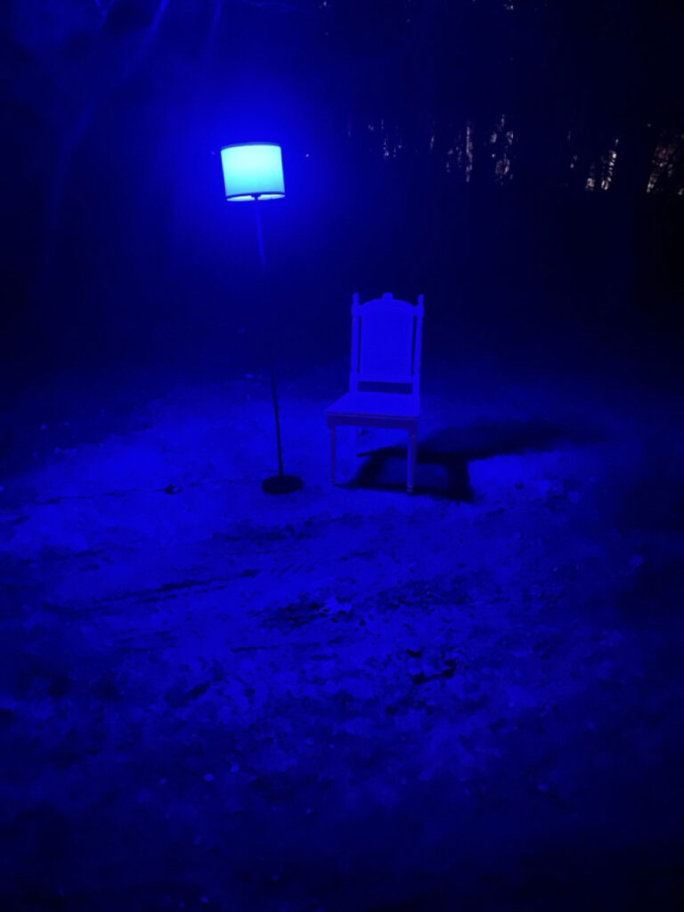 blue-chair-at-night